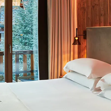 Hotell Le Massif & The Leading Of The World