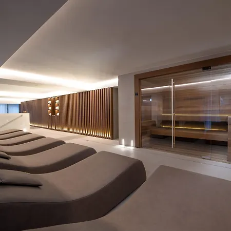 Le Massif & The Leading Of The World Hotell