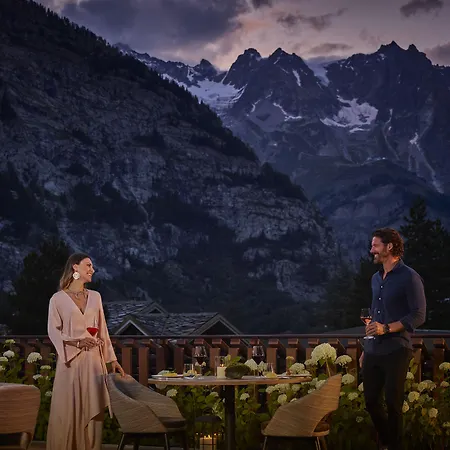 Hotell Le Massif & The Leading Of The World