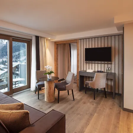 Hotell Le Massif & The Leading Of The World Courmayeur