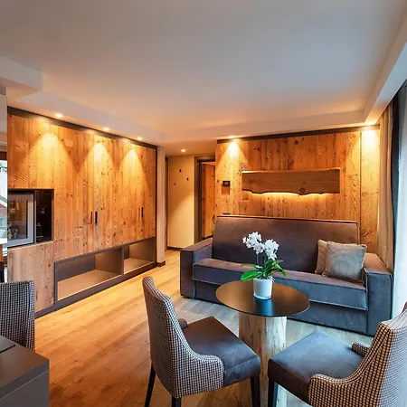 Le Massif & The Leading Of The World 5* Courmayeur