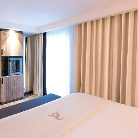 Hotell Le Massif & The Leading Of The World 5*