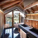 Le Massif & The Leading Of The World 5* Courmayeur