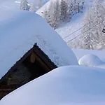 Le Massif & The Leading Of The World Hotel