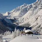 Le Massif & The Leading Of The World 5*