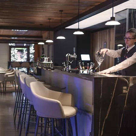 Le Massif & - The Leading Of The World 5*