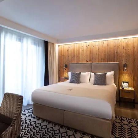 Le Massif & The Leading Of The World Κουρμαγιέρ