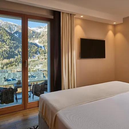 Le Massif & The Leading Of The World Courmayeur