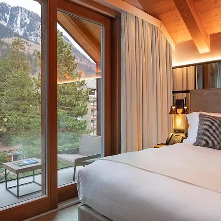 Le Massif & The Leading Of The World Hotel