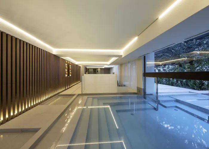 Le Massif & The Leading Of The World Hotel