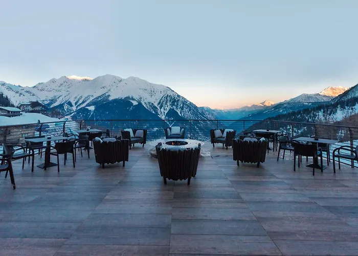 Hotel Le Massif & The Leading Of The World