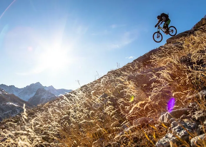 Le Massif & The Leading Of The World 5*